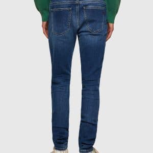 ג'ינס סקיני DIESEL איסטרוט – ג’ינס בגזרת סופר סקיני בצבע כחול עם קרעים