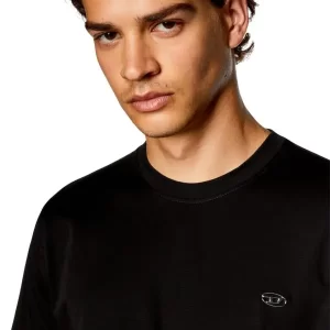 טישרט קצרה דיזל עם לוחית D מטאלית – שחור