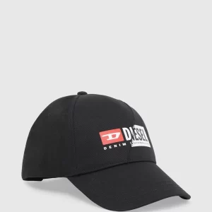 כובע DIESEL שחור לוגו דיזל לבן בחזית