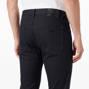 EMPORIO ARMANI JEANS J06 | מכנס שחור אימפוריו ארמני