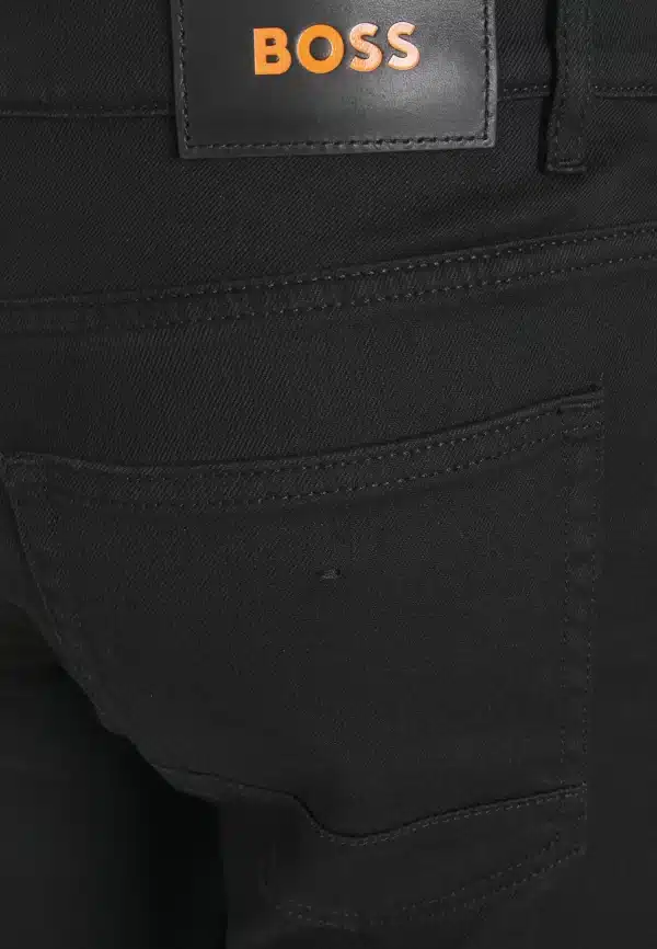 ⁦BOSS DELAWARE - Slim fit jeans - black - גינס בוס שחור חלק⁩ – תמונה ⁦4⁩