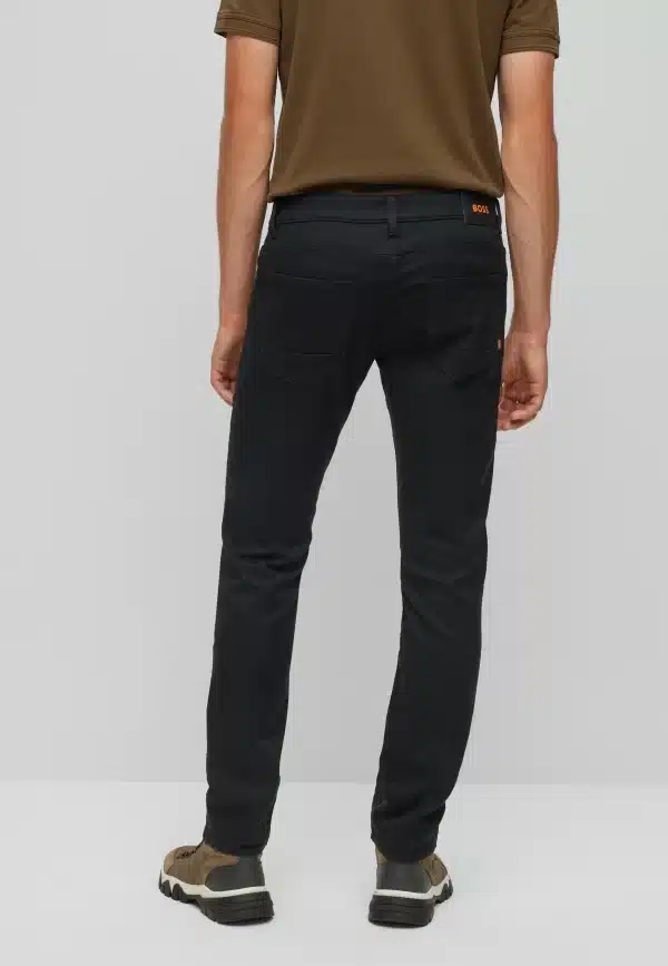 ⁦BOSS DELAWARE - Slim fit jeans - black - גינס בוס שחור חלק⁩ – תמונה ⁦6⁩