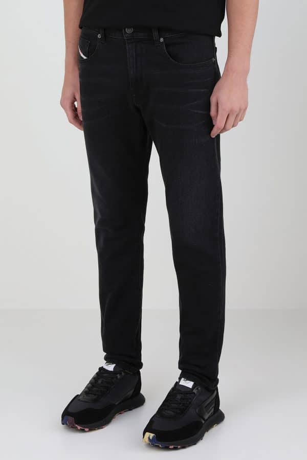 ⁦DIESEL SLEENKER 1979 JEANS - גינס דיזל סלינקר -שחור⁩ – תמונה ⁦4⁩