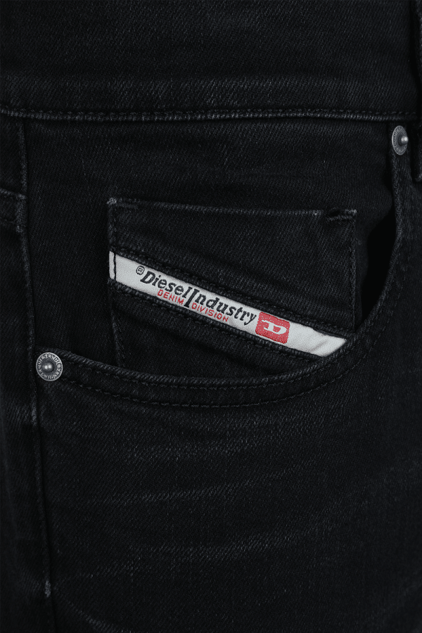 ⁦DIESEL SLEENKER 1979 JEANS - גינס דיזל סלינקר -שחור⁩ – תמונה ⁦5⁩