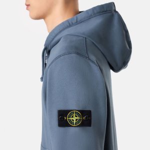 קפוצ׳ון רוכסן סטון איילנד STONE ISLAND עם פאטץ' לוגו | כחול | גברים