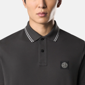 חולצת פולו סטון איילנד STONE ISLAND SLIM FIT | אפור פחם | גברים