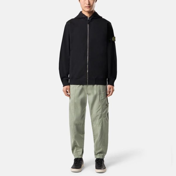 קפוצ׳ון רוכסן סטון איילנד STONE ISLAND עם פאטץ' לוגו | שחור | גברים