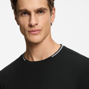 חולצת כותנה נמתחת הוגו בוס HUGO BOSS | גברים | שחור