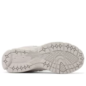 NEW BALANCE U2002 נעלי ריצה ניו בלאנס | אפור בהיר | יוניסקס