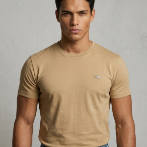 טישרט קצרה דיזל עם לוחית D מטאלית – חום בהיר